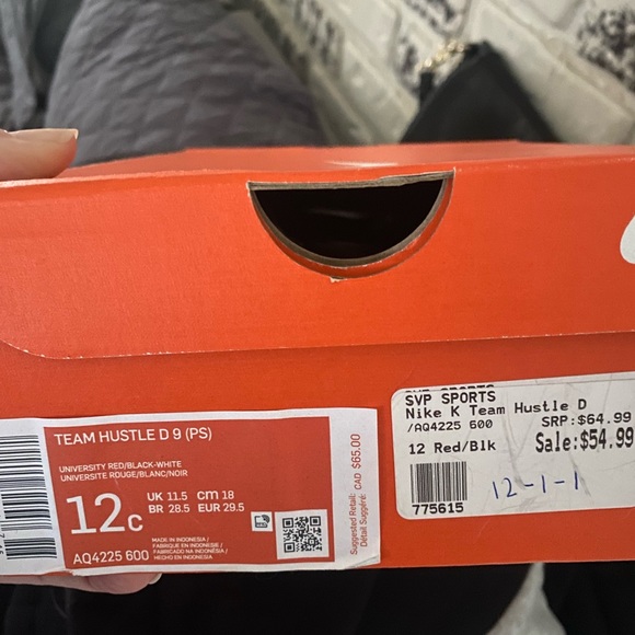 Kids Nike runners - Picture 3 of 3